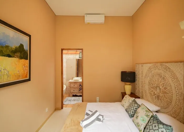 Spacious 2 Bedroom Cozy, Quiet & Comfortable With A Private Pool