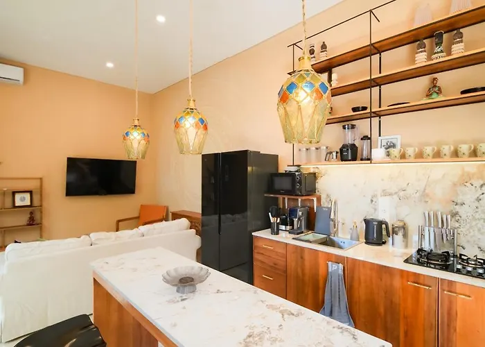 Spacious 2 Bedroom Cozy, Quiet & Comfortable With A Private Pool