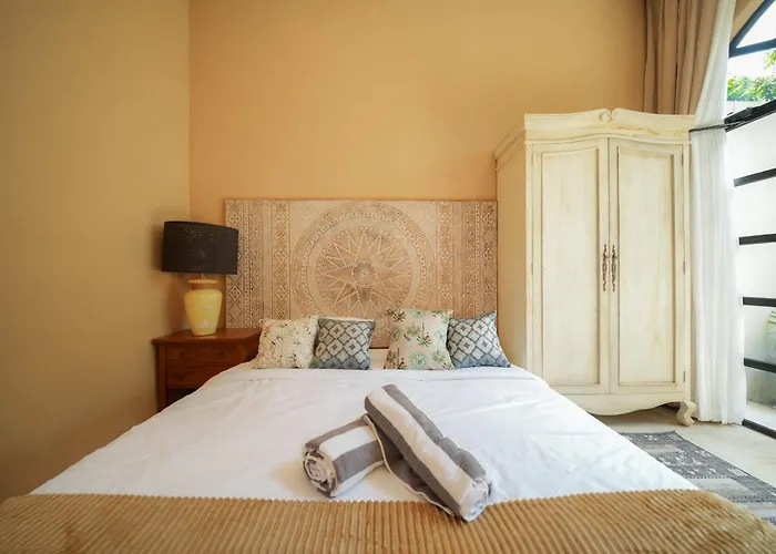 Spacious 2 Bedroom Cozy, Quiet & Comfortable With A Private Pool