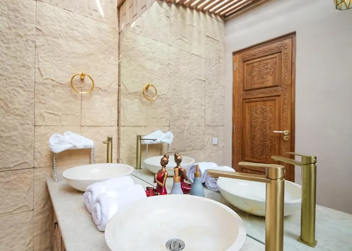 Spacious 2 Bedroom Cozy, Quiet & Comfortable With A Private Pool Villa Jimbaran (Bali)