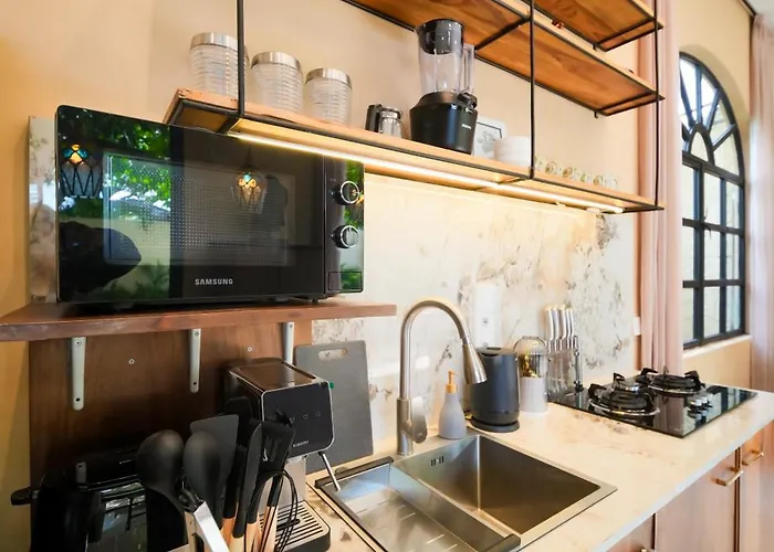 Villa Spacious 2 Bedroom Cozy, Quiet & Comfortable With A Private Pool