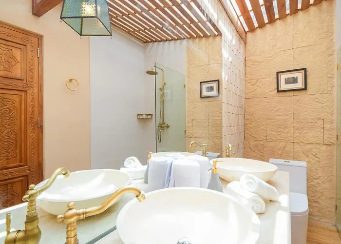 Spacious 2 Bedroom Cozy, Quiet & Comfortable With A Private Pool Villa Jimbaran (Bali)
