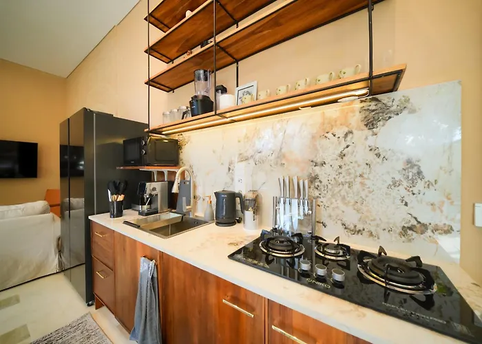 Villa Spacious 2 Bedroom Cozy, Quiet & Comfortable With A Private Pool *