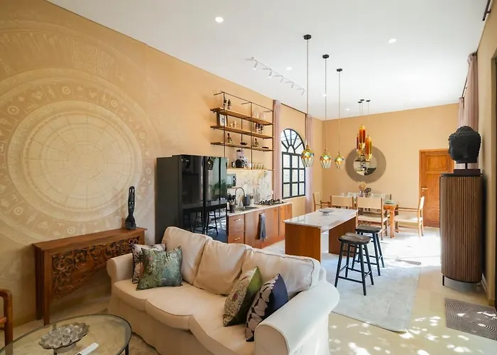 Villa Spacious 2 Bedroom Cozy, Quiet & Comfortable With A Private Pool
