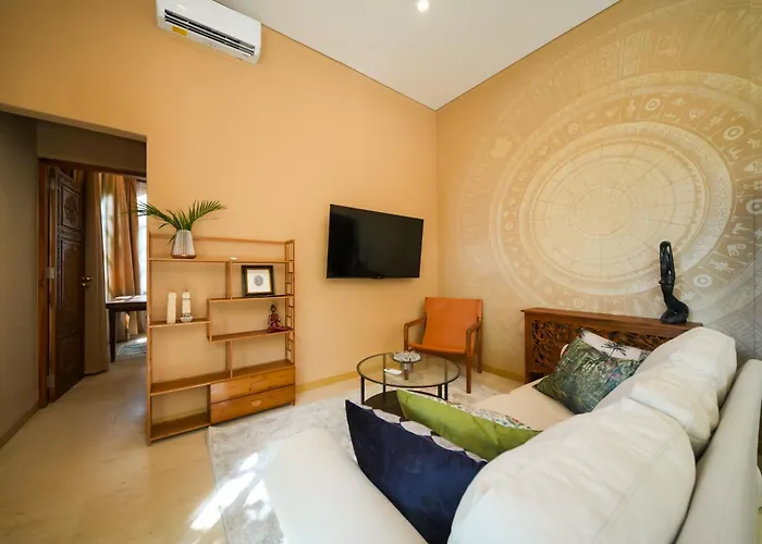 Spacious 2 Bedroom Cozy, Quiet & Comfortable With A Private Pool Villa *