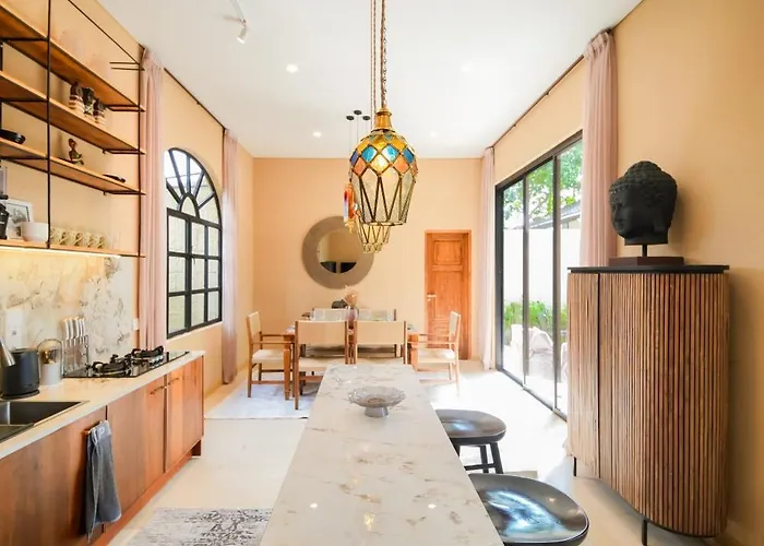 Spacious 2 Bedroom Cozy, Quiet & Comfortable With A Private Pool Villa Jimbaran (Bali)