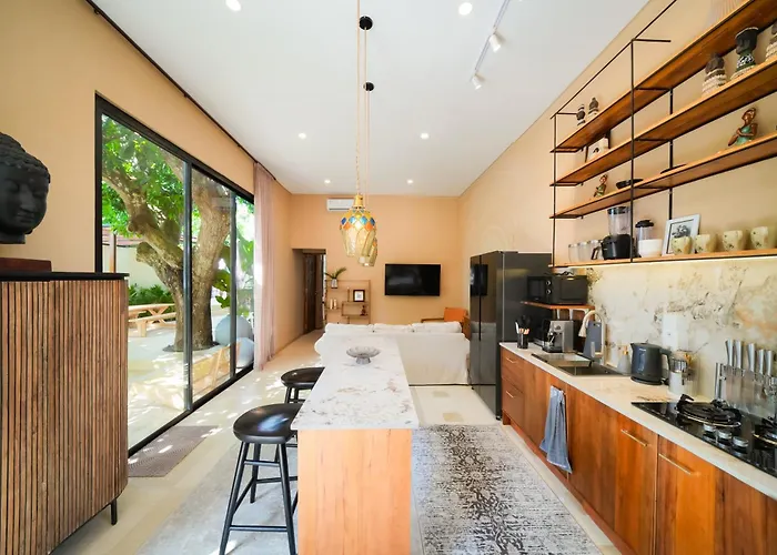 Villa Spacious 2 Bedroom Cozy, Quiet & Comfortable With A Private Pool *