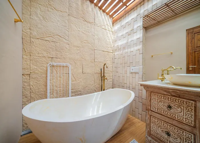 Villa Spacious 2 Bedroom Cozy, Quiet & Comfortable With A Private Pool *