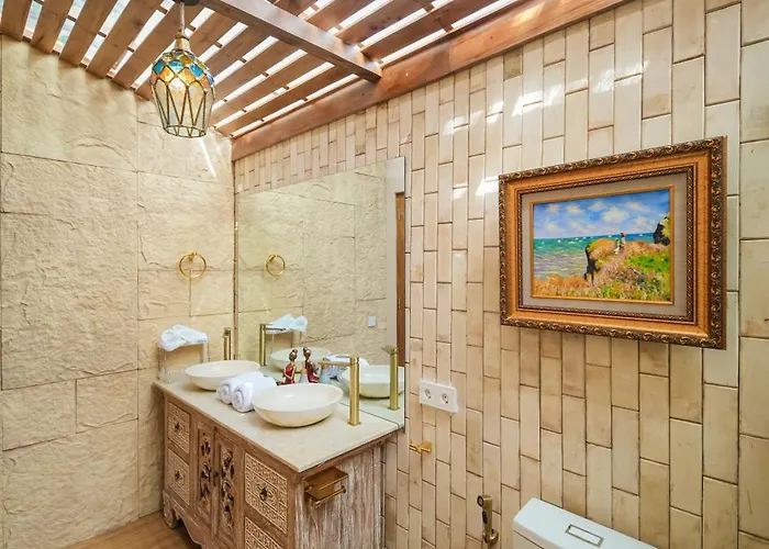 Spacious 2 Bedroom Cozy, Quiet & Comfortable With A Private Pool *