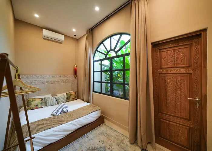 Villa Spacious 2 Bedroom Cozy, Quiet & Comfortable With A Private Pool *